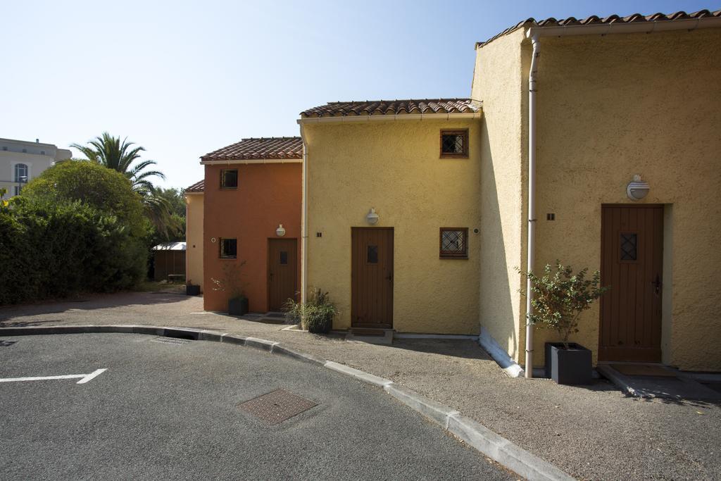 Village Vacances Le Lion De Mer Saint-Raphaël Exterior foto