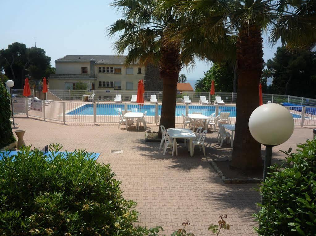 Village Vacances Le Lion De Mer Saint-Raphaël Exterior foto